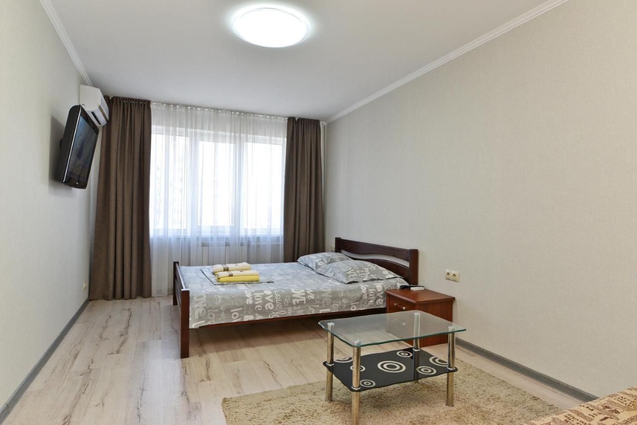 Apartament On Vasylia Lypkivskoho 24 Kyiv Exterior photo